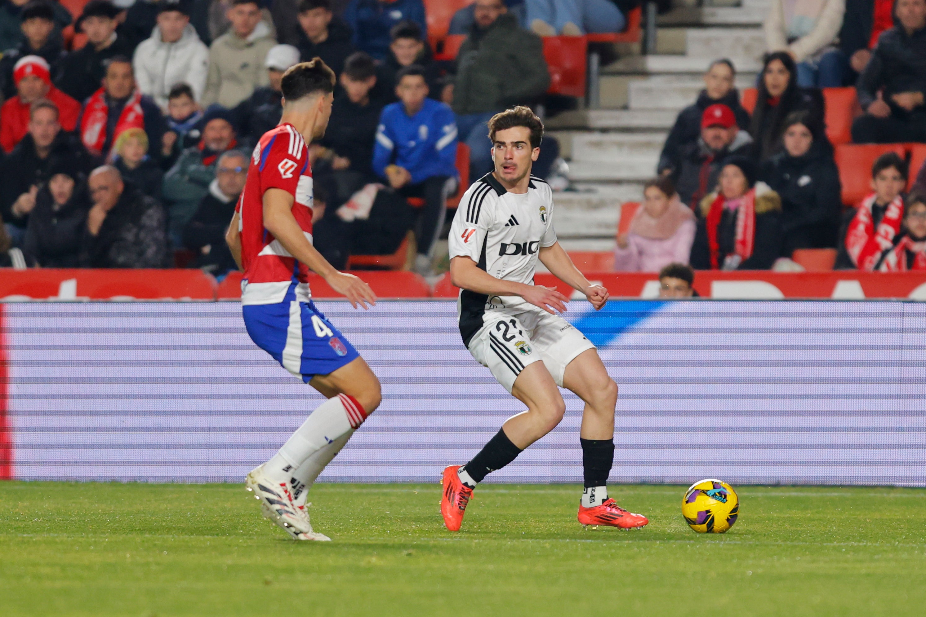 Así ha sido, en imágenes, el encuentro entre el Granada CF y el Burgos ...